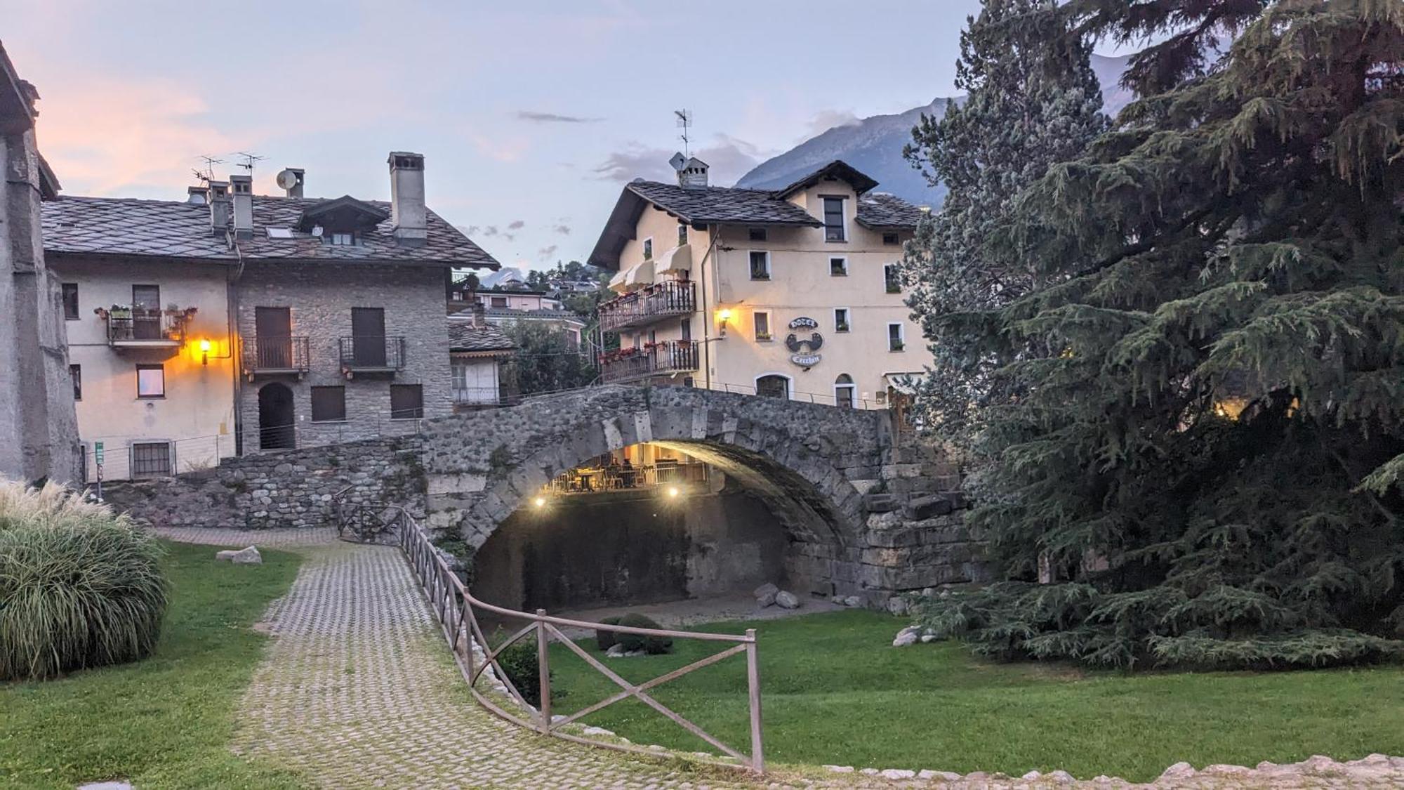 La Maison du Pont Romain Aoste Extérieur photo